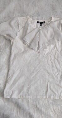 Cable & Gauge White Top With ruffles